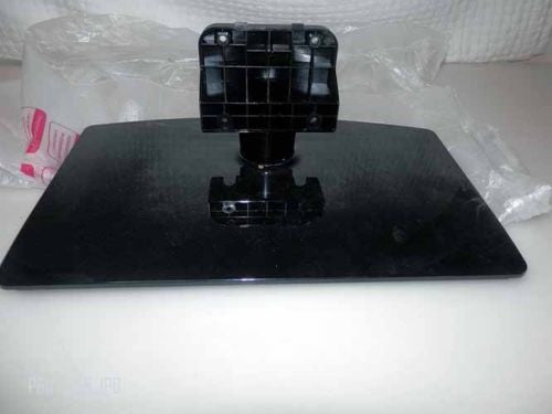 SEIKI SE26HQ04 TV STAND BRAND NEW