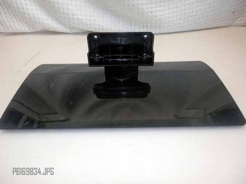 SEIKI SE32HY10 &  ELEMENT ELEFW328 TV STAND NEW